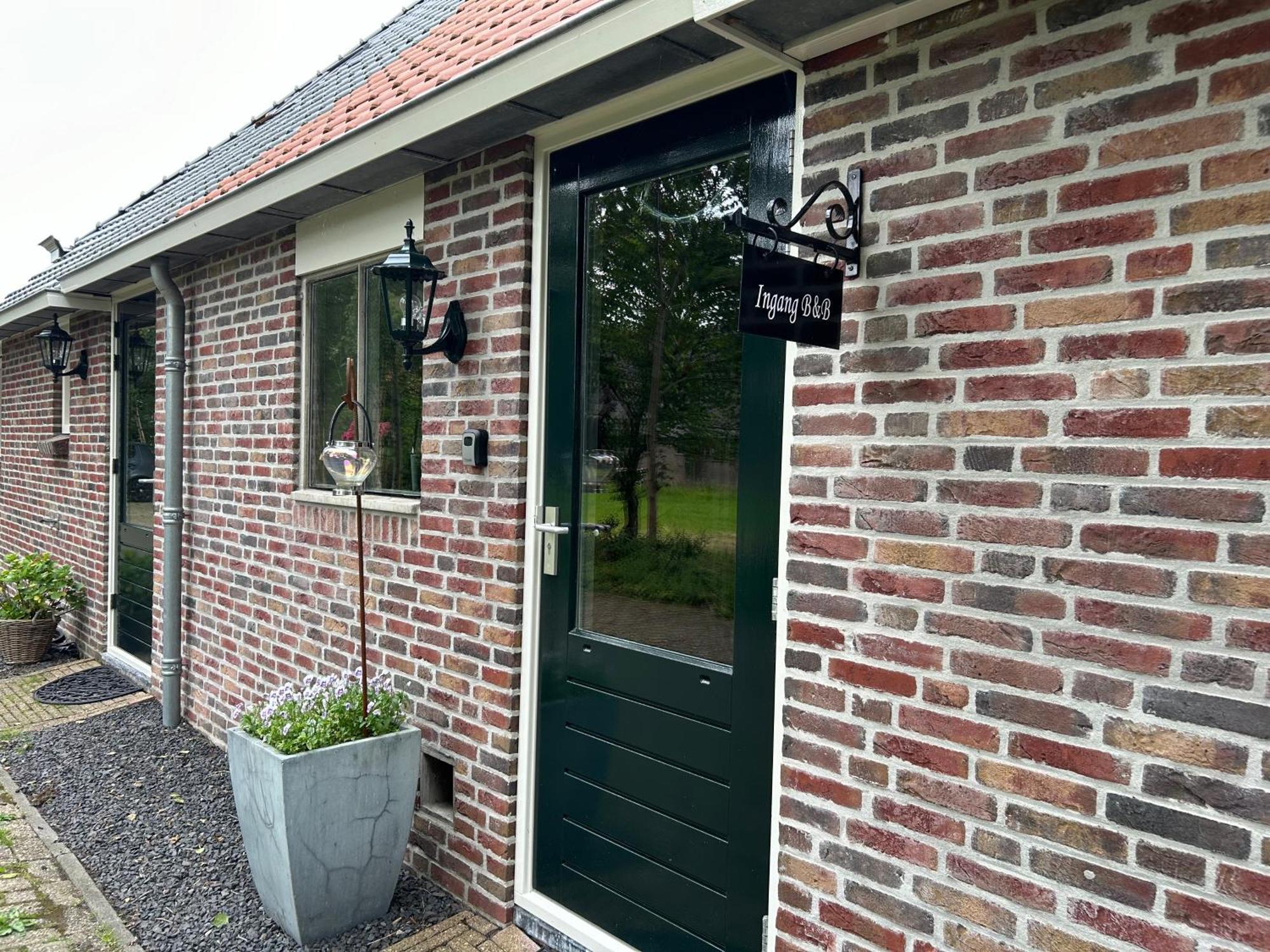 T'Hus Bed & Breakfast Katlijk Exterior foto